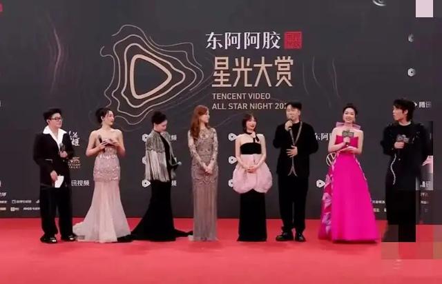 星光大赏开场尴尬,主持人遭网友集体吐槽